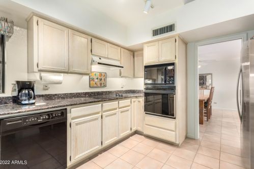 9418 51st St, Phoenix AZ 85044-2313 exterior