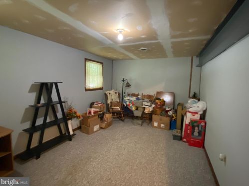 76 Gardenia Dr, Hanover PA 17331-3454 exterior