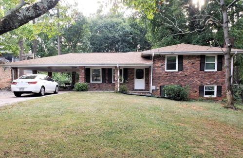 1657 Camelot Cir, Tucker, GA 30084-7706