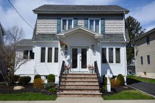 76 Washington Ave, Springfield, NJ 07081-1918