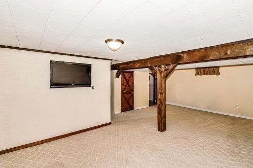 128 Tallyho Dr, Springfield MA  01118-1944 exterior