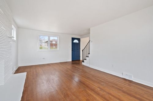 1307 Jefferson Heights Rd, Pittsburgh PA  15235-4807 exterior