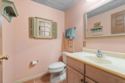 526 Leland Dr, Pittsburgh PA 15236-2758 exterior