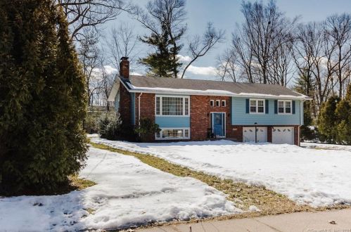 502 Spring St, Manchester, CT 06040-6757