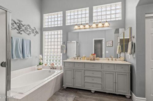 16637 15 St, Phoenix AZ 85014-4017 exterior