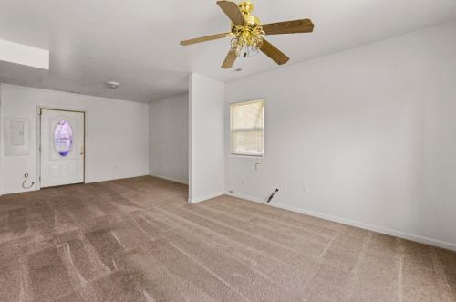 324 Hamilton St, Gary, IN 46403-2356