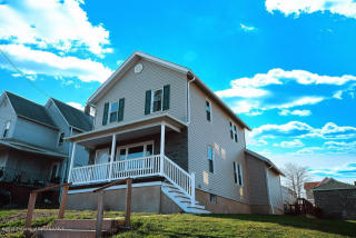 128 Harrison St, Scranton, PA 18512-2354