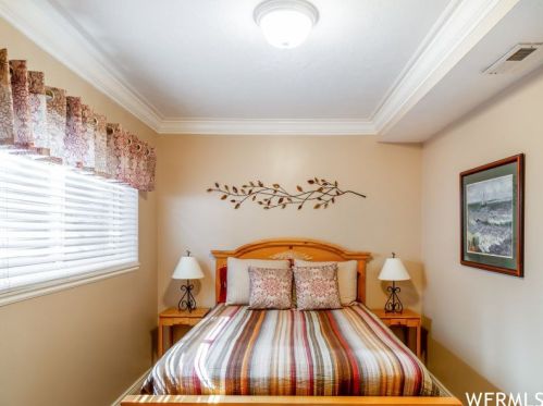 2986 9800, Sandy UT 84092-4216 exterior