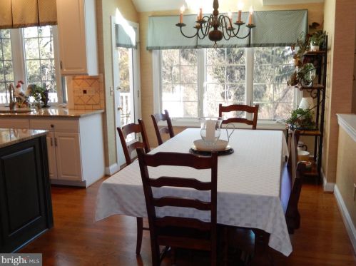 112 Parkview Cir, Media PA 19063-6317 exterior