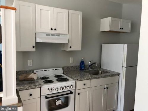 1406 Broad St, Trenton NJ  08610-6236 exterior