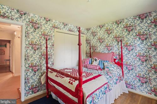 7641 Miller Fall Rd, Rockville MD 20855-1165 exterior