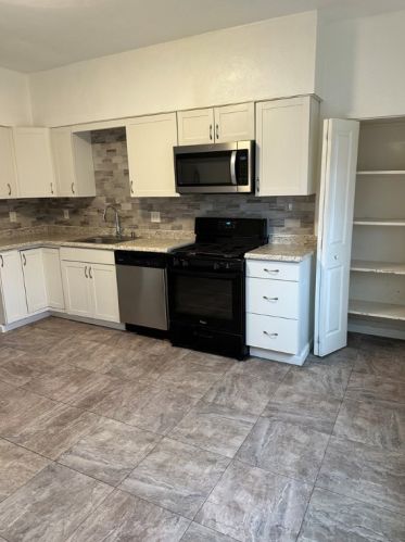 2011 Gregory St, Pittsburgh PA  15203-1641 exterior