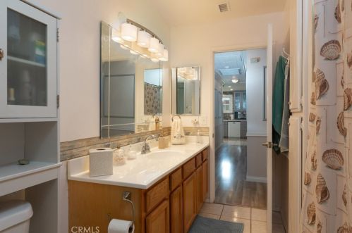 16822 Ardmore Ave, Bellflower CA 90706-6625 exterior