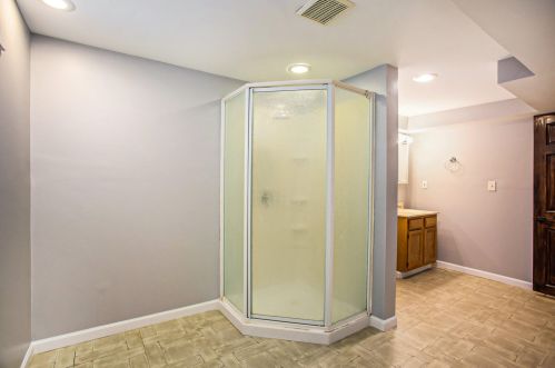 736 Cricklewood St, Wyoming MI exterior