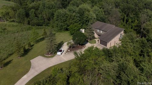 5930 Belle River Rd, East China, MI 48054-3302