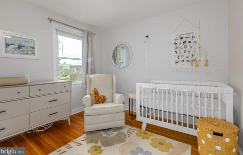 1623 Monroe St, Washington DC  20010-1803 exterior