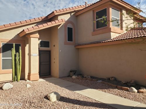 9950 Outlaw Trl, Tucson AZ  85742-8852 exterior