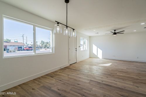 3202 Captain Dreyfus Ave, Phoenix AZ 85032-6706 exterior