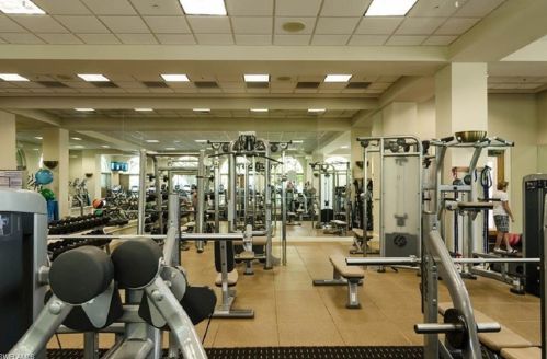 3824 Isla Del Sol Way, Naples FL 34114-9484 exterior