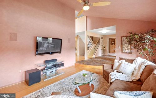 16 Arlive Ct, Rockville MD 20854-2978 exterior