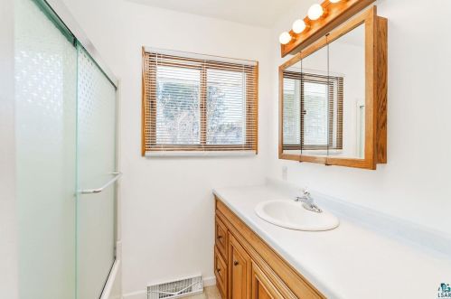 4759 Anderson Rd, Duluth MN 55811-1702 exterior