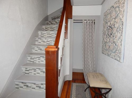 53 Lk Ave, Middletown NY 10940-5911 exterior