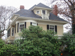261 Franklin St, Newton, MA 02458-2302