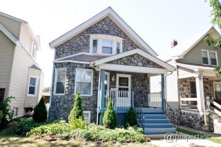 3347 Belle Plaine Ave, Chicago, IL 60618-2315