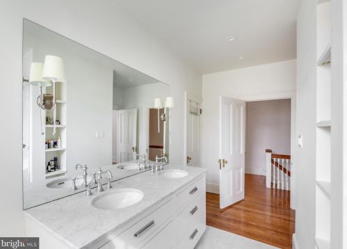 5800 Greene St, Philadelphia PA  19144-2704 exterior