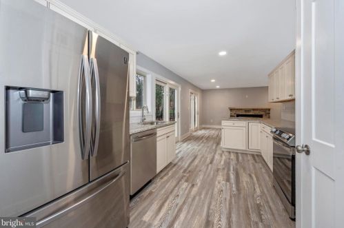 10402 Great Arbor Dr, Rockville MD  20854-4215 exterior