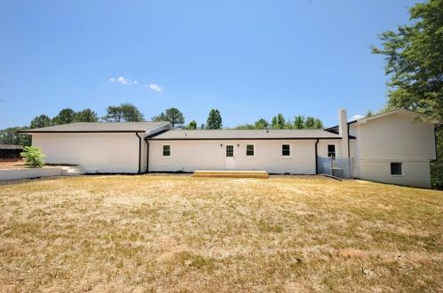 4739 Newton Dr, Gainesville, GA 30506-2650