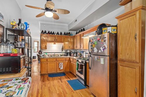 3046 Leavitt St, Chicago IL 60618-8114 exterior