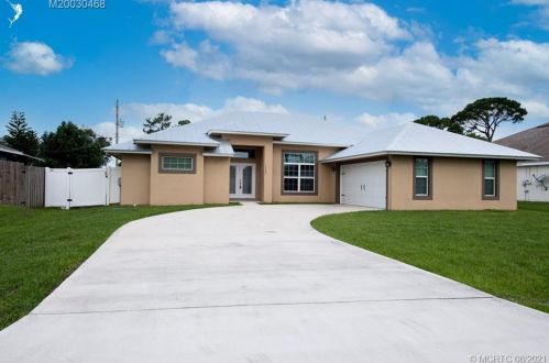 1280 Kalevala Dr, Fort Pierce, FL 34953-6811