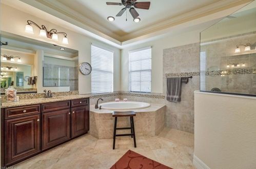 10130 Biscayne Bay Ln, Naples FL 34120-3754 exterior