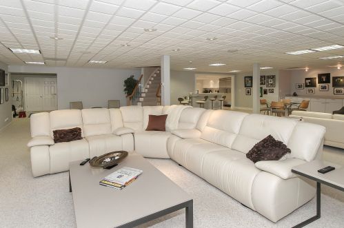 6508 Oakwood Mnr Dr, Bull Valley IL 60012-1196 exterior