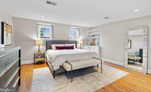 1528 Swann St, Washington DC 20009-5535 exterior