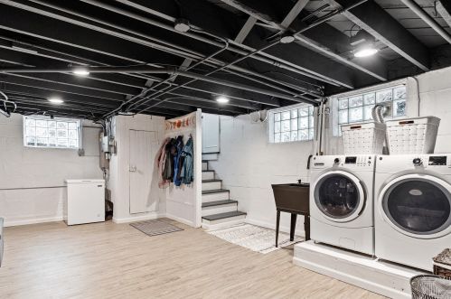 4020 Prospect Ave, Milwaukee WI 53211-2116 exterior