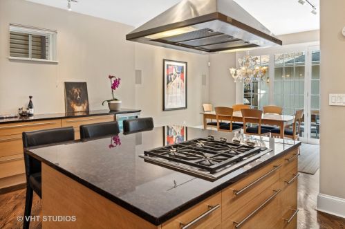 1736 Pierce Ave, Chicago IL 60651-2690 exterior