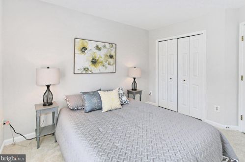 4999 Murtha St, Alexandria VA 22304-8612 exterior