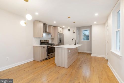 2233 Cedar St, Philadelphia PA  19125-2909 exterior