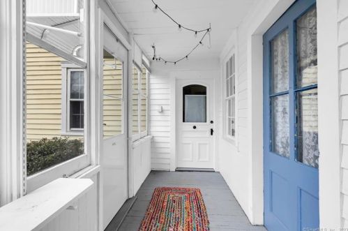 83 Maple St, Ellington CT  06029-3350 exterior