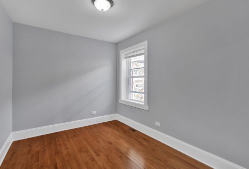 8232 Ridgeland Ave, Chicago IL  60617-1744 exterior