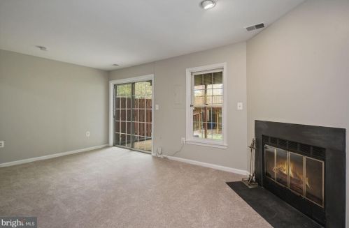 10500 Grove Ridge Pl, Rockville MD 20852-4656 exterior