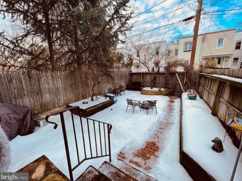 23 Merwit Ct, Camden NJ 08109-2627 exterior