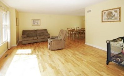 1112 Berkshire Dr, Kalamazoo MI  49006-5470 exterior