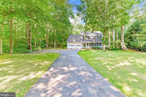 98 Radcliffe Dr, Huntingtown, MD 20639-8701