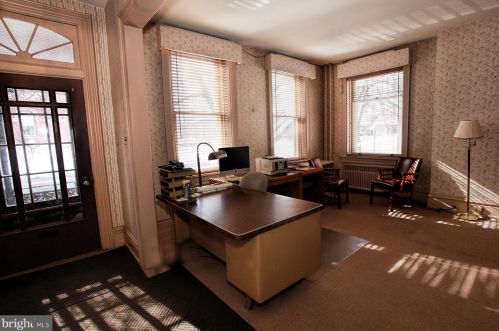 223 Washington St, Huntingdon PA 16652-1525 exterior