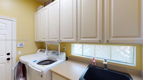 11269 Northland Dr, Fort Pierce FL 34987-1942 exterior