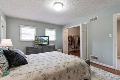 115 Newburn Dr, Pittsburgh PA 15216-1213 exterior