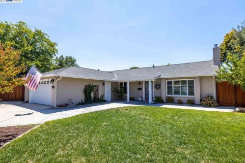 510 Curlew Rd, Livermore, CA 94551-6189